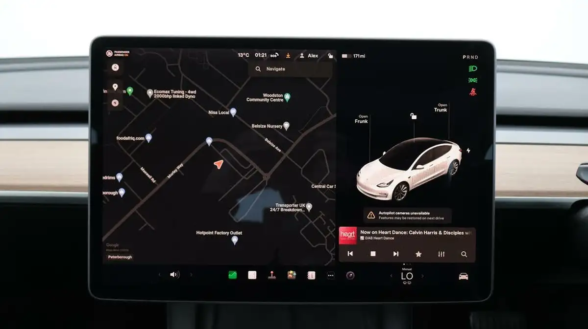 2020-tesla-model-3-e-long-range-big-11