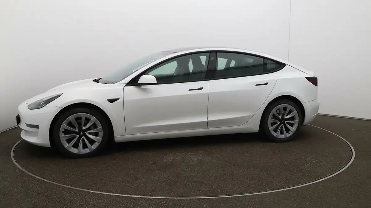 2020-tesla-model-3-e-long-range-big-63