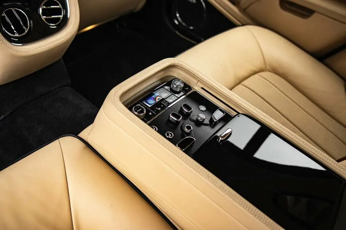 2012-bentley-mulsanne-675-big-23