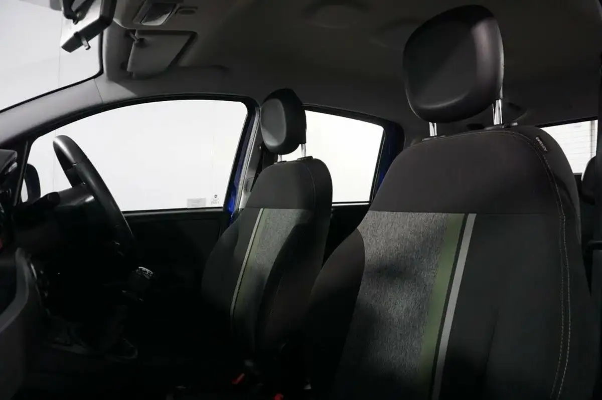 2020-fiat-panda-09-waze-4x4-big-11