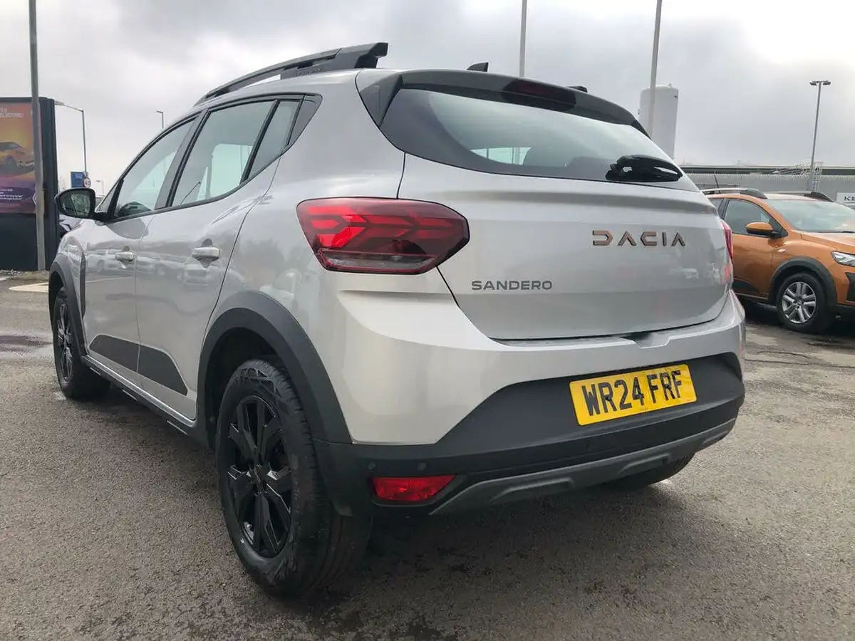 2024-dacia-sandero-stepway-10-tce-extreme-90bhp-big-3