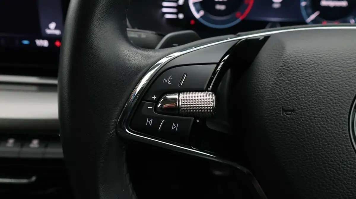 2021-skoda-octavia-big-23