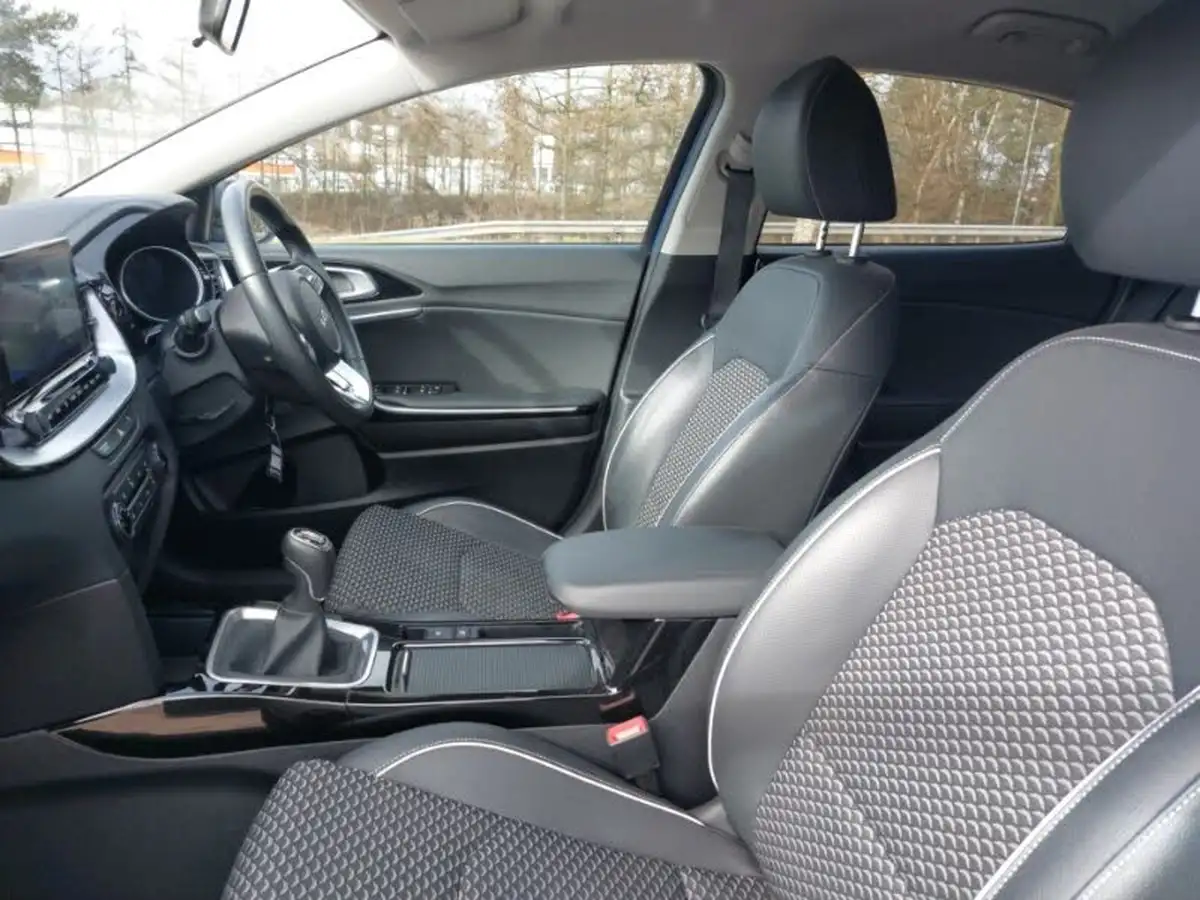 2022-kia-xceed-10-t-gdi-connect-big-4