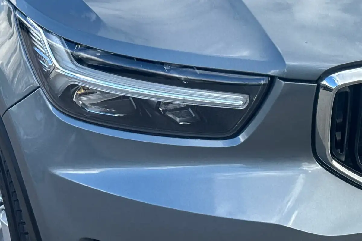 2018-volvo-xc40-20td-d3-momentum-pro-awd-geartronic-big-17
