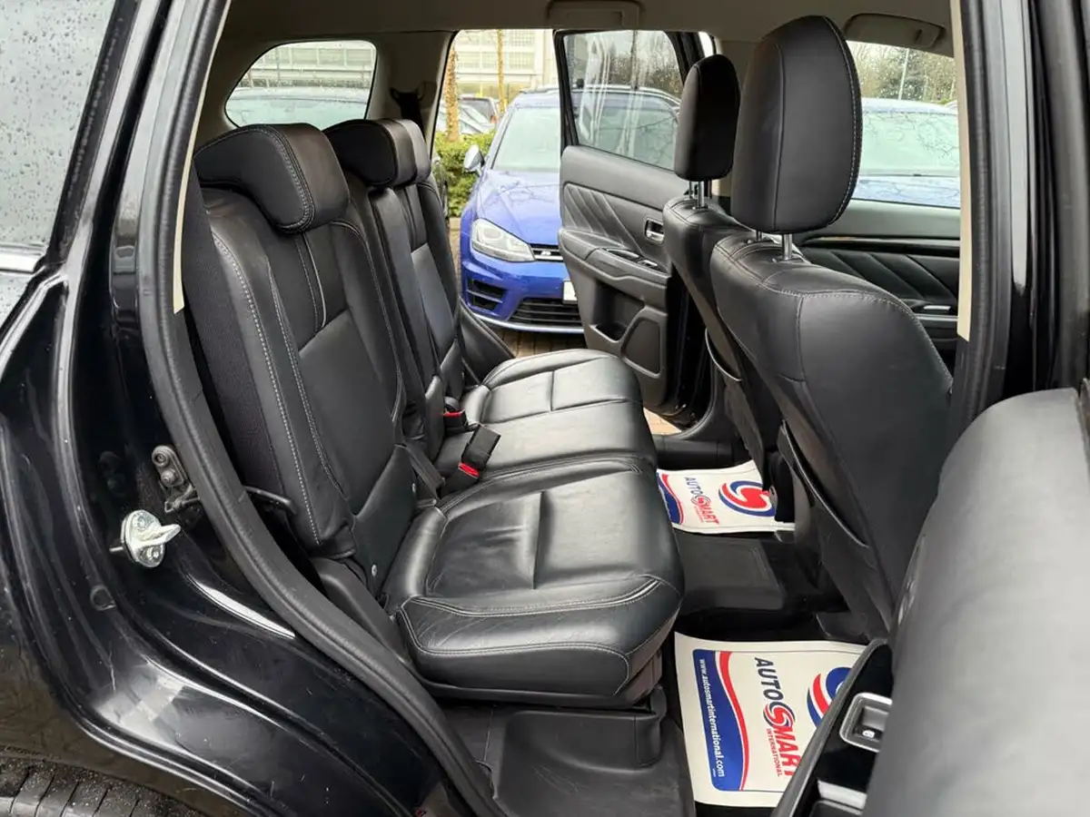 2018-mitsubishi-outlander-20-4h-phev-big-28