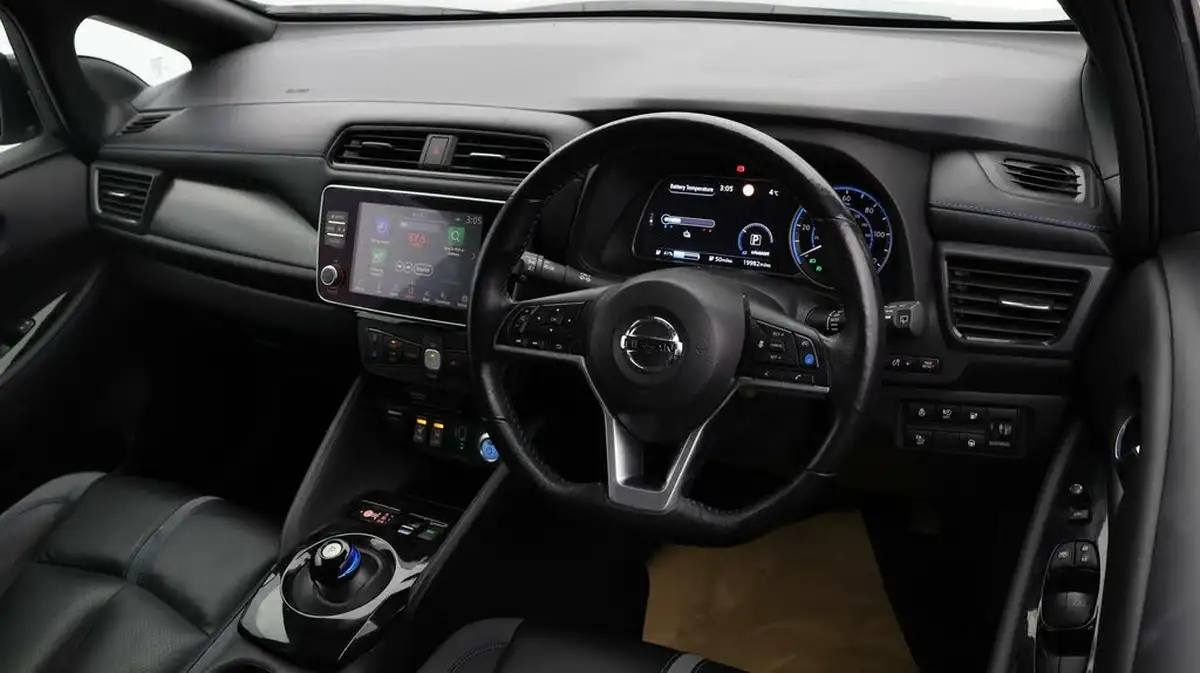 2021-nissan-leaf-e-tekna-big-8