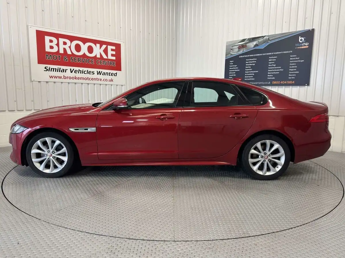 2017-jaguar-xf-20td-r-sport-180ps-saloon-4d-1999cc-auto-big-2