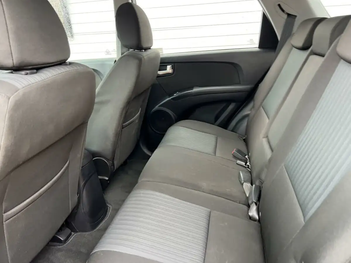 2010-kia-sportage-20td-xe-4wd-big-21