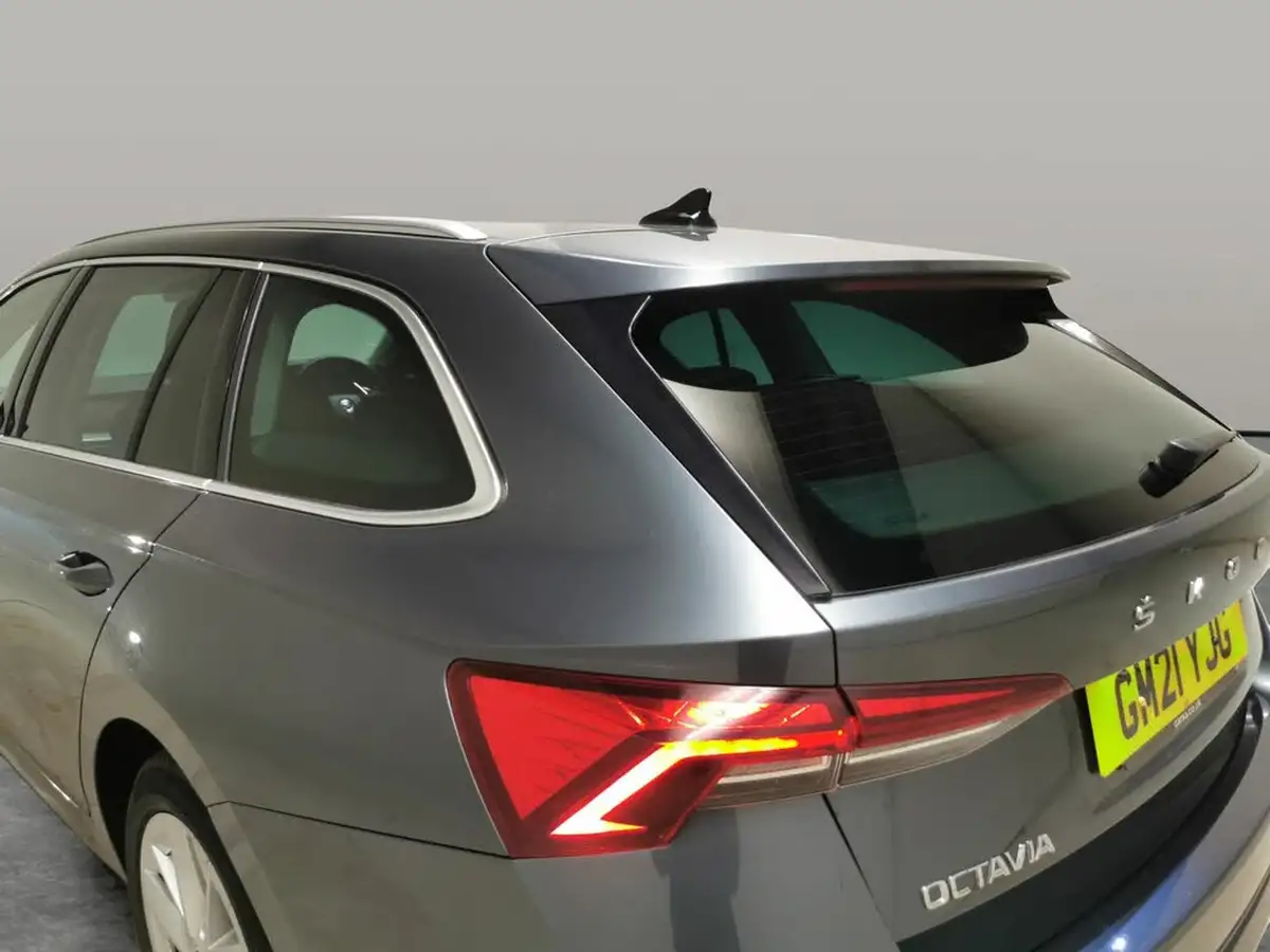 2021-skoda-octavia-15-tsi-se-l-estate-big-11