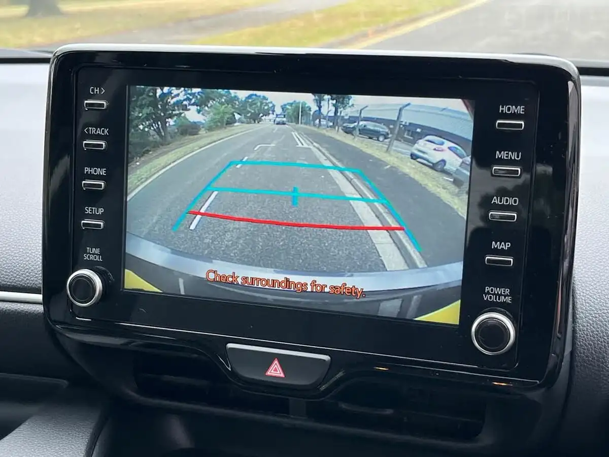 2023-mazda-mazda2-15-select-big-21