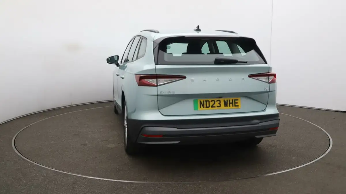 2023-skoda-enyaq-e-60-big-57