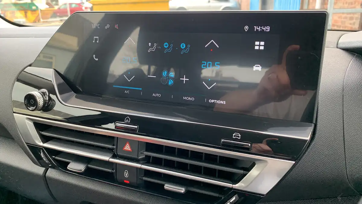 2022-citroen-c4-12-puretech-sense-big-29