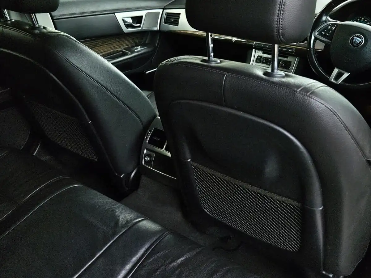 2015-jaguar-xf-22td-luxury-163ps-sportbrake-5d-big-19