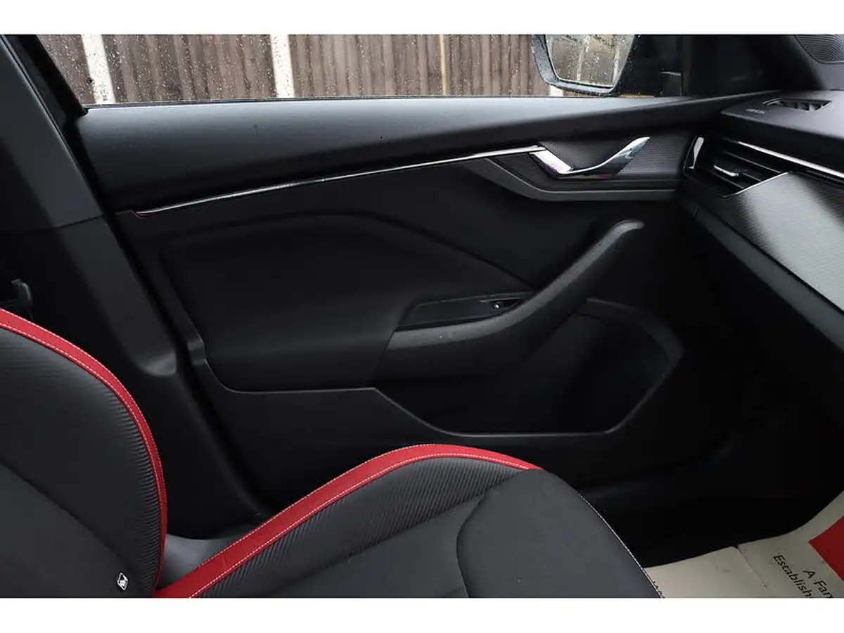 2023-skoda-kamiq-15-tsi-monte-carlo-dsg-big-39