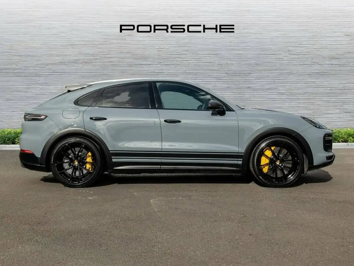 2022-porsche-cayenne-40-v8-turbo-gt-big-6