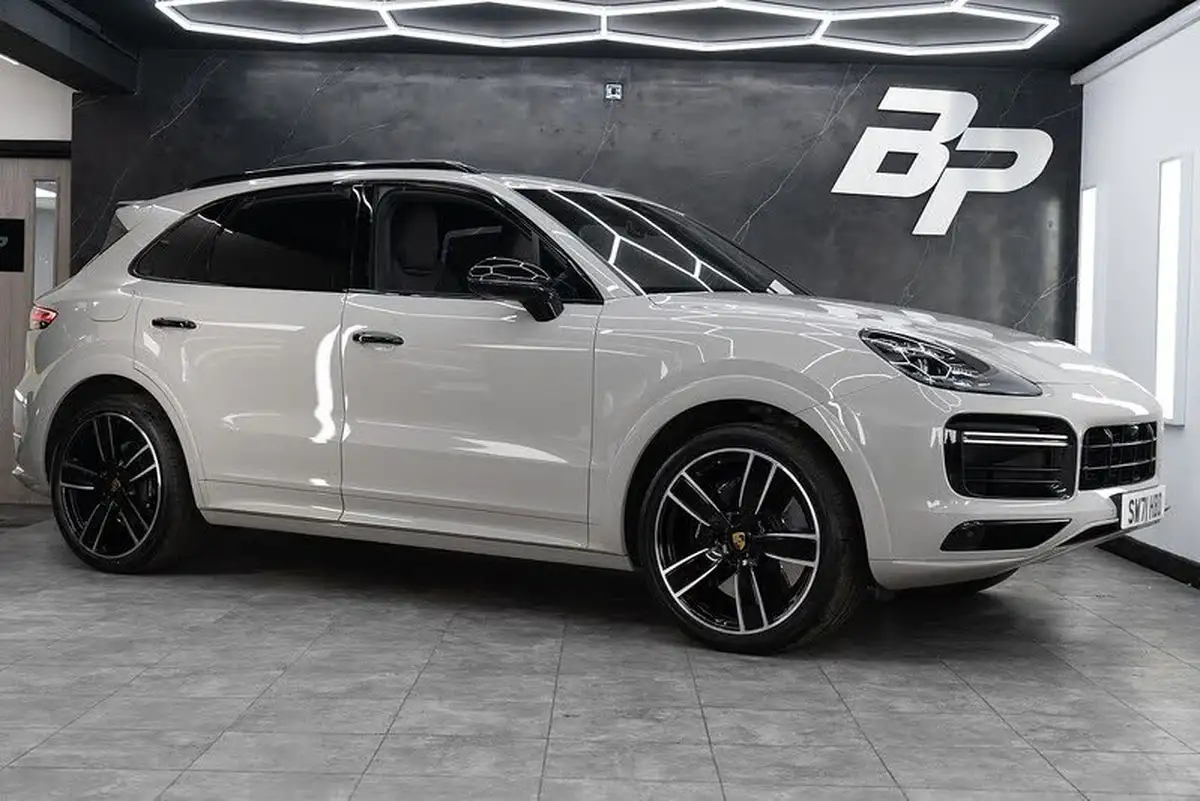 2022-porsche-cayenne-40-v8-turbo-station-wagon-big-0