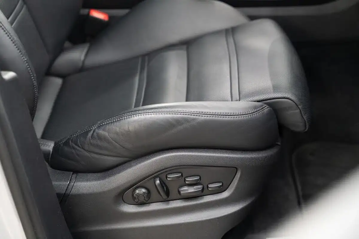 2022-porsche-cayenne-40-v8-turbo-station-wagon-big-24