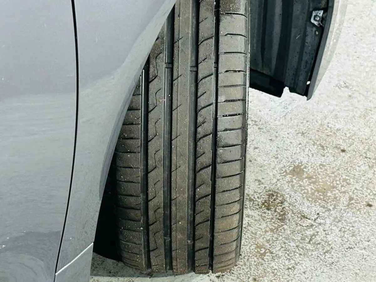 2013-lexus-ct-200h-18-advance-big-31