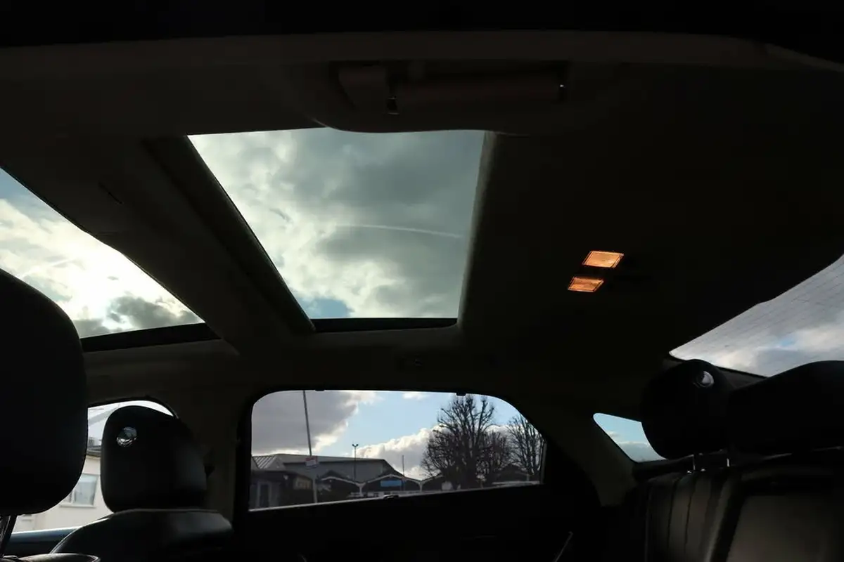 2015-jaguar-xj-series-30td-xj-portfolio-lwb-auto-big-34
