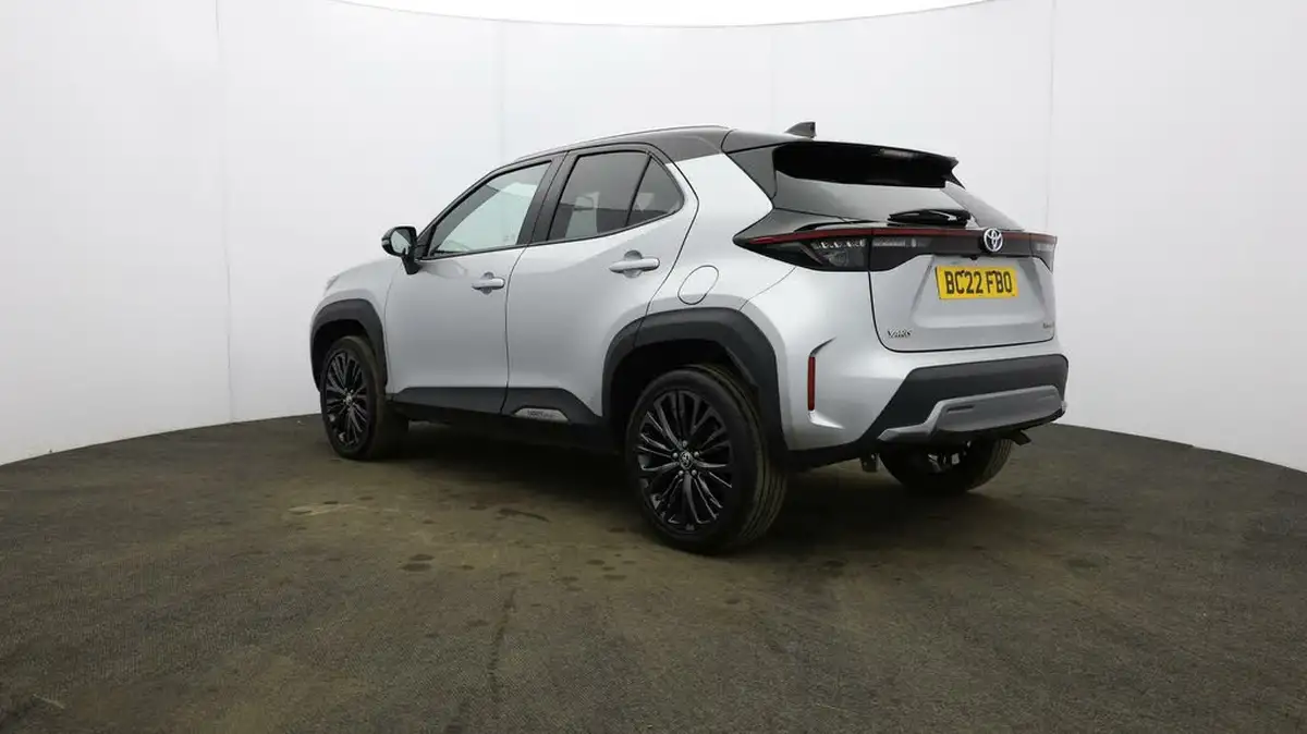 2022-toyota-yaris-cross-15-vvt-i-dynamic-big-57