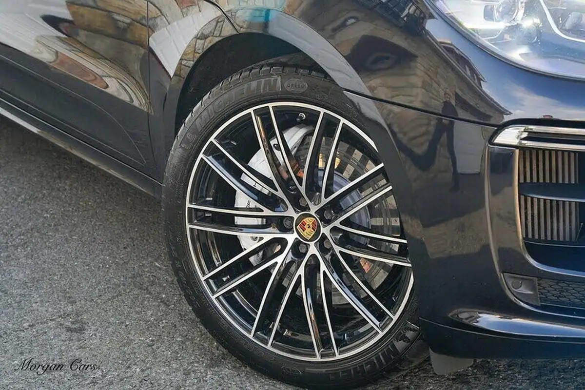 2019-porsche-macan-29-v6-turbo-big-17