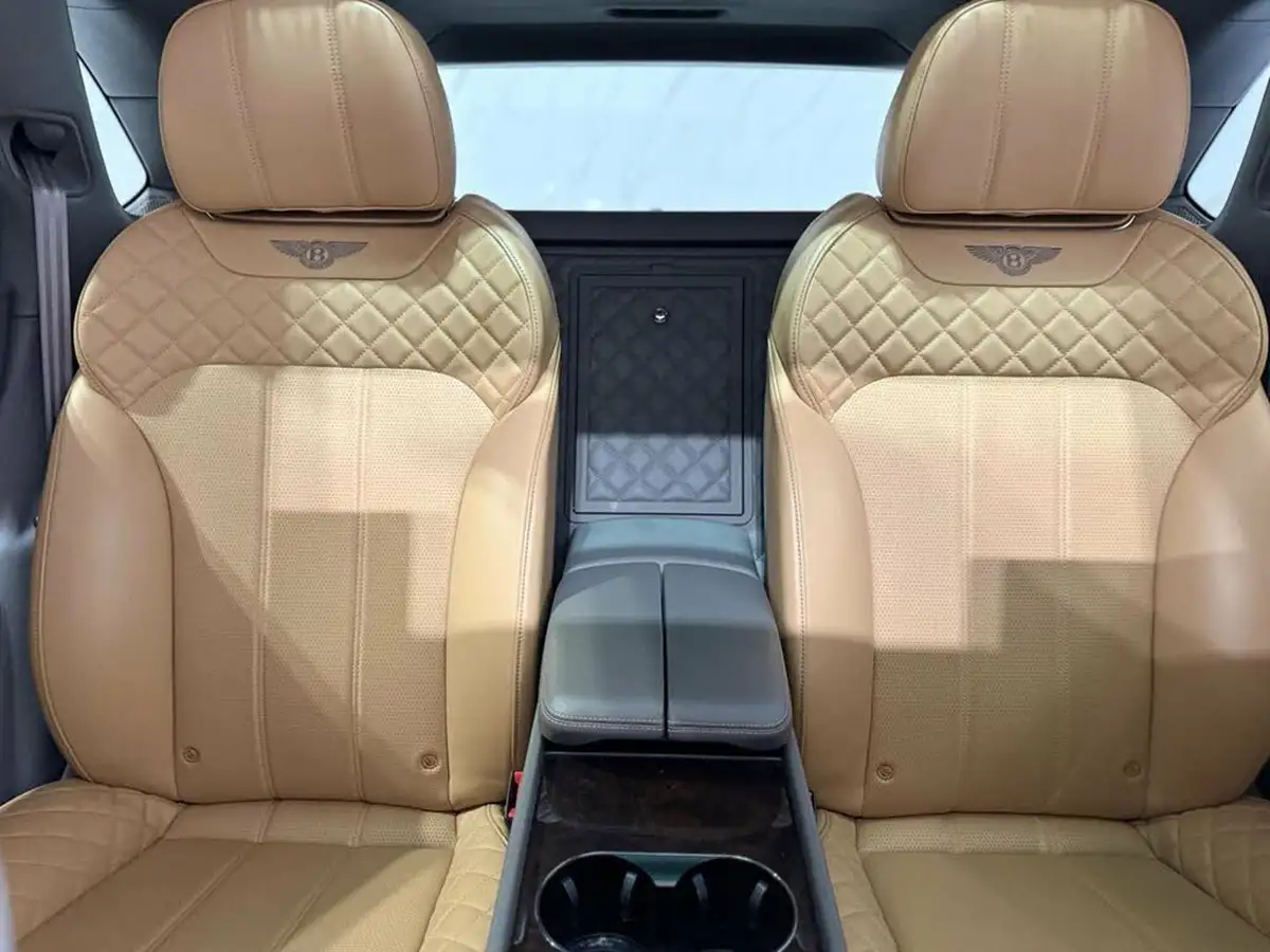 2017-bentley-bentayga-60-w12-big-45