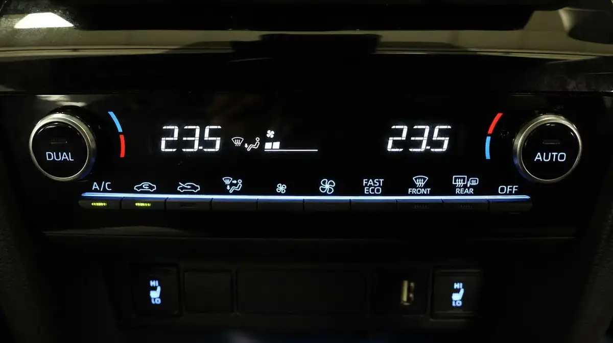 2022-toyota-yaris-cross-15-vvt-i-dynamic-big-11