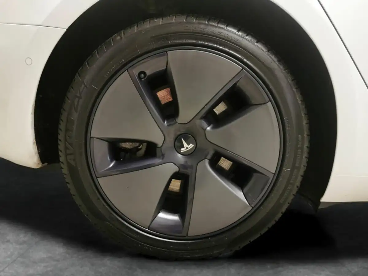 2021-tesla-model-3-e-long-range-awd-big-24