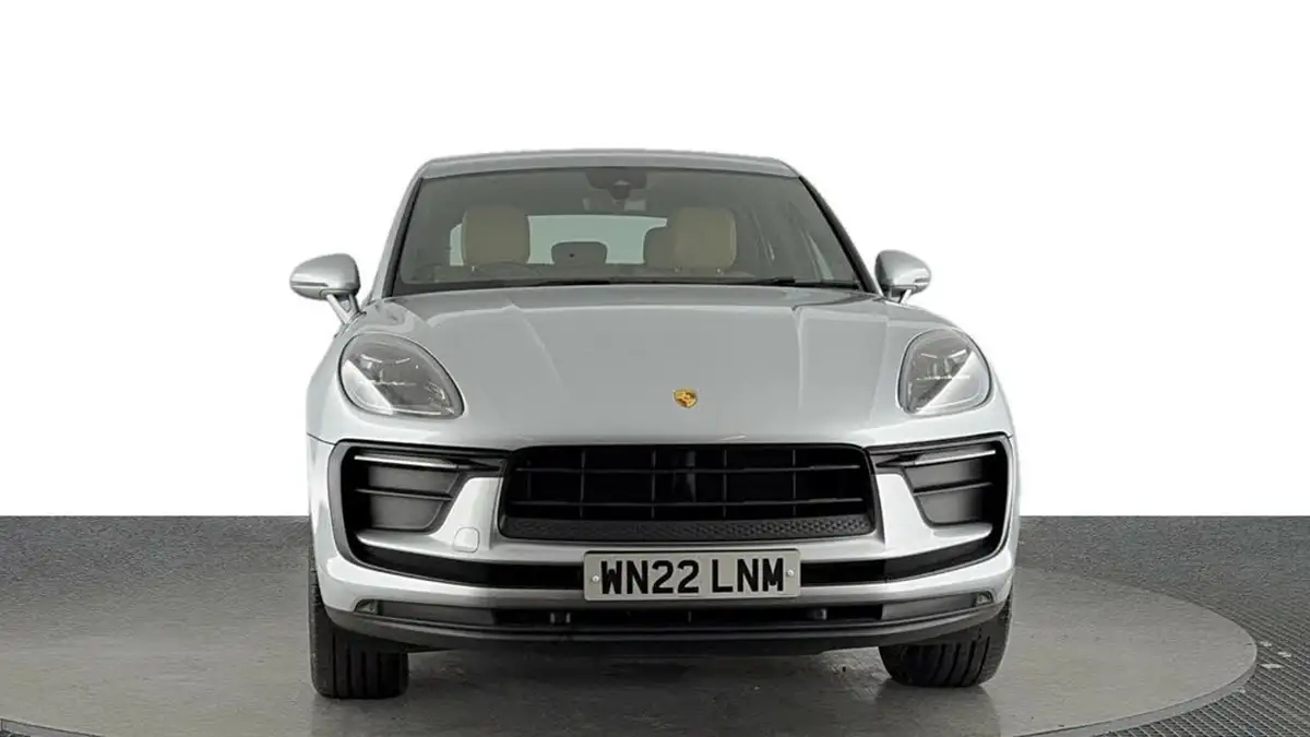 2022-porsche-macan-20-big-7