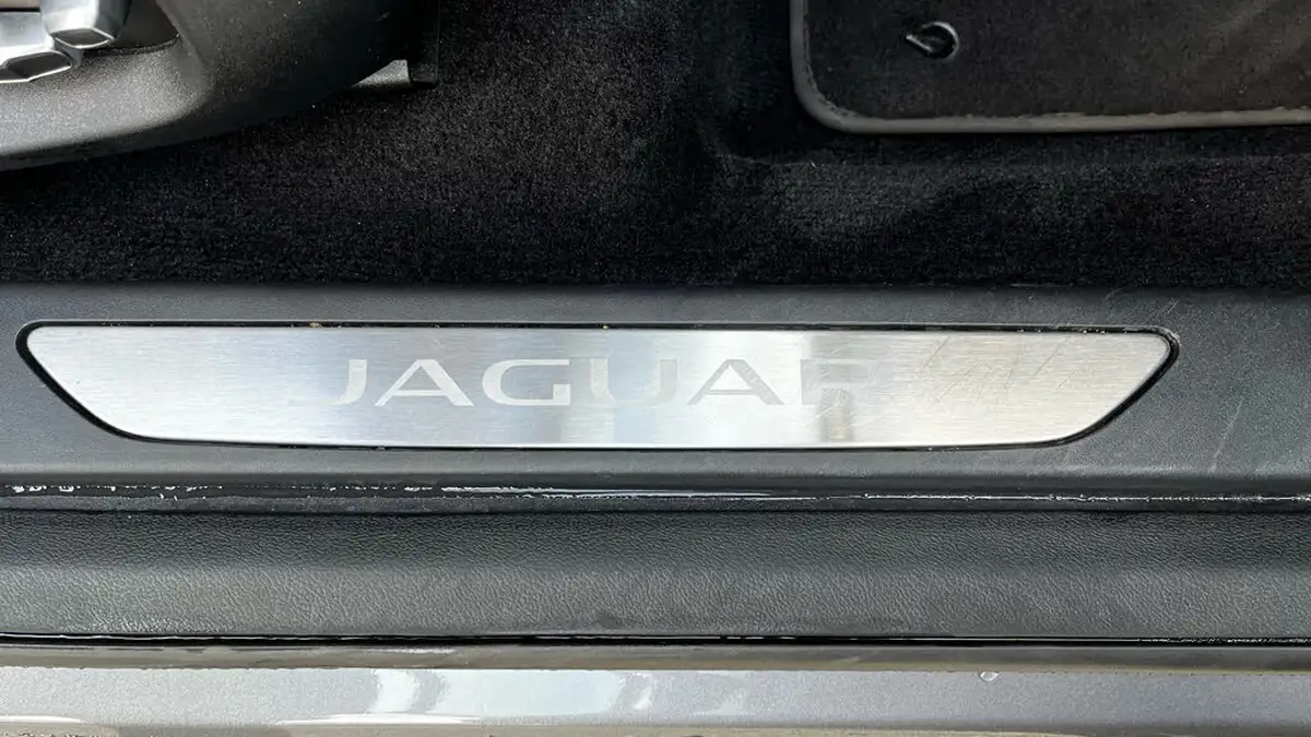 2021-jaguar-i-pace-ev400-hse-big-18