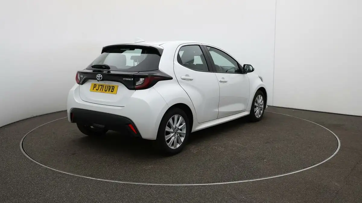 2022-toyota-yaris-15-vvt-i-icon-big-43