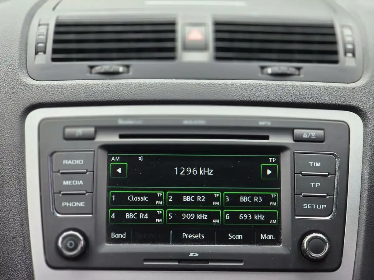 2012-skoda-octavia-14-se-plus-tsi-122bhp-plus-hatchback-big-14
