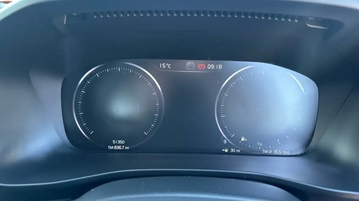 2022-volvo-xc40-15-t3-r-design-big-10