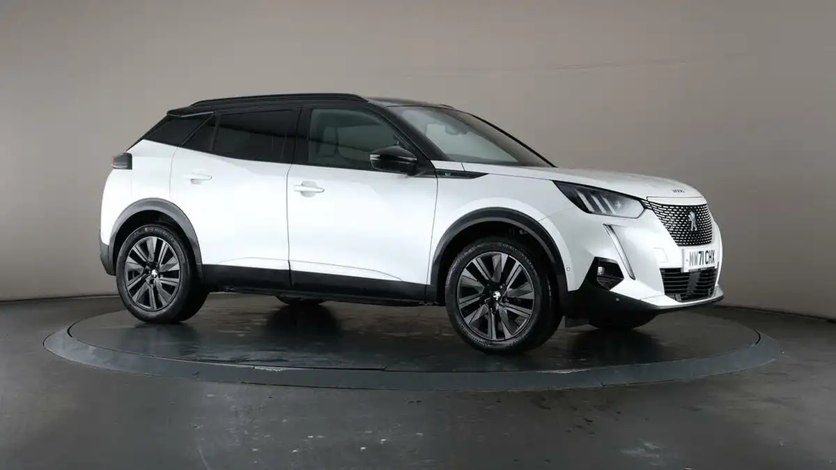 2021-peugeot-2008-suv-e-gt-premium-50kwh-big-47