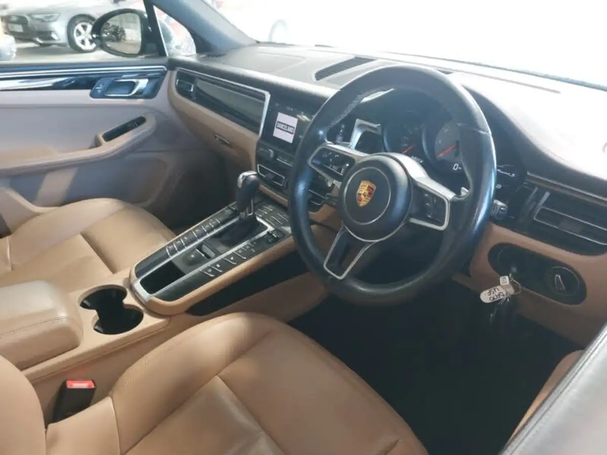 2020-porsche-macan-30-s-big-10
