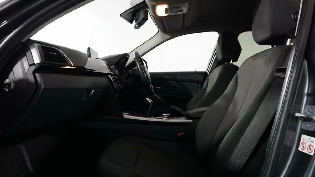 2018-bmw-3-series-20td-318d-se-touring-5d-big-10