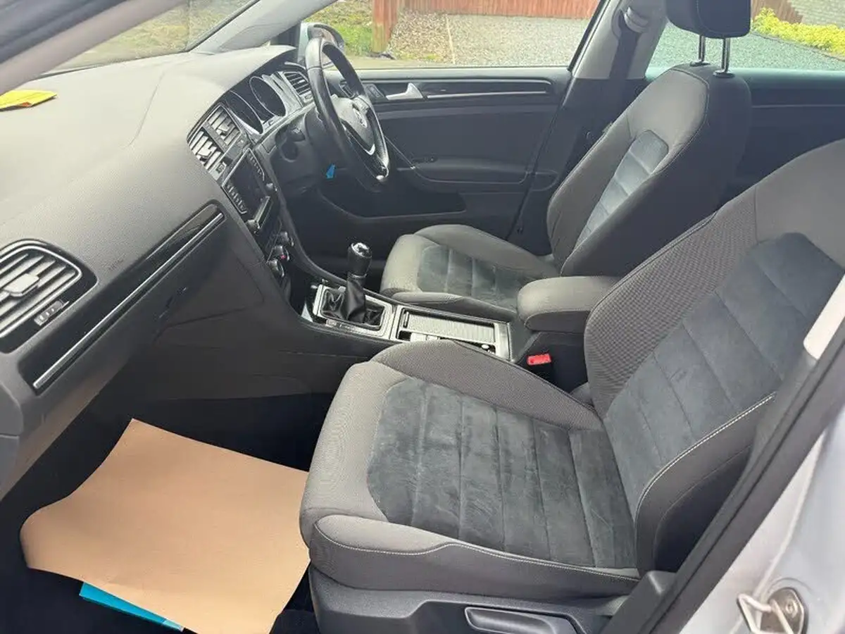 2015-volkswagen-golf-20tdi-gt-hatchback-5d-big-22