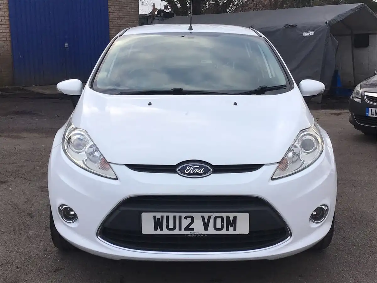 2012-ford-fiesta-14-zetec-5d-auto-big-1