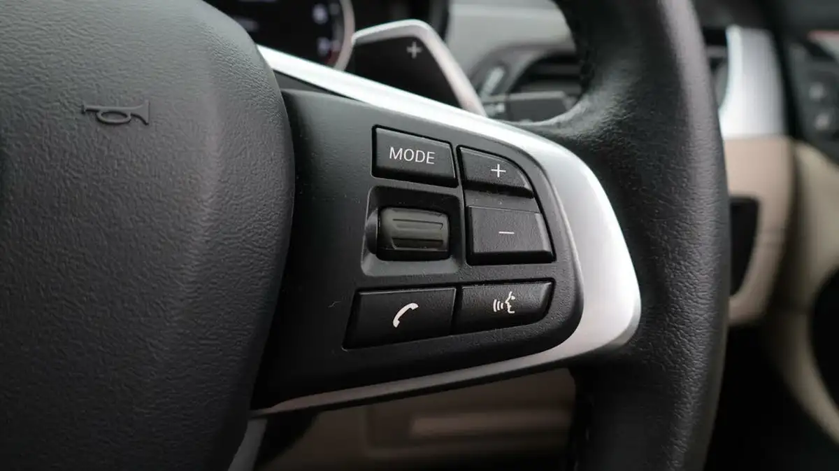2021-bmw-x1-20-xdrive20i-xline-big-25