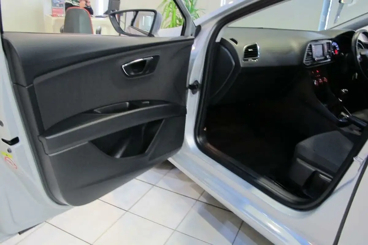 2015-seat-leon-16tdi-se-tech-pack-110ps-hatchback-5d-big-40