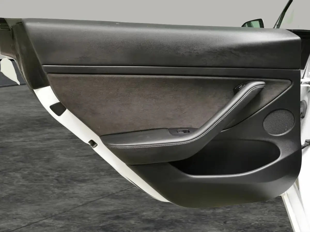 2021-tesla-model-3-e-long-range-4x4-big-27