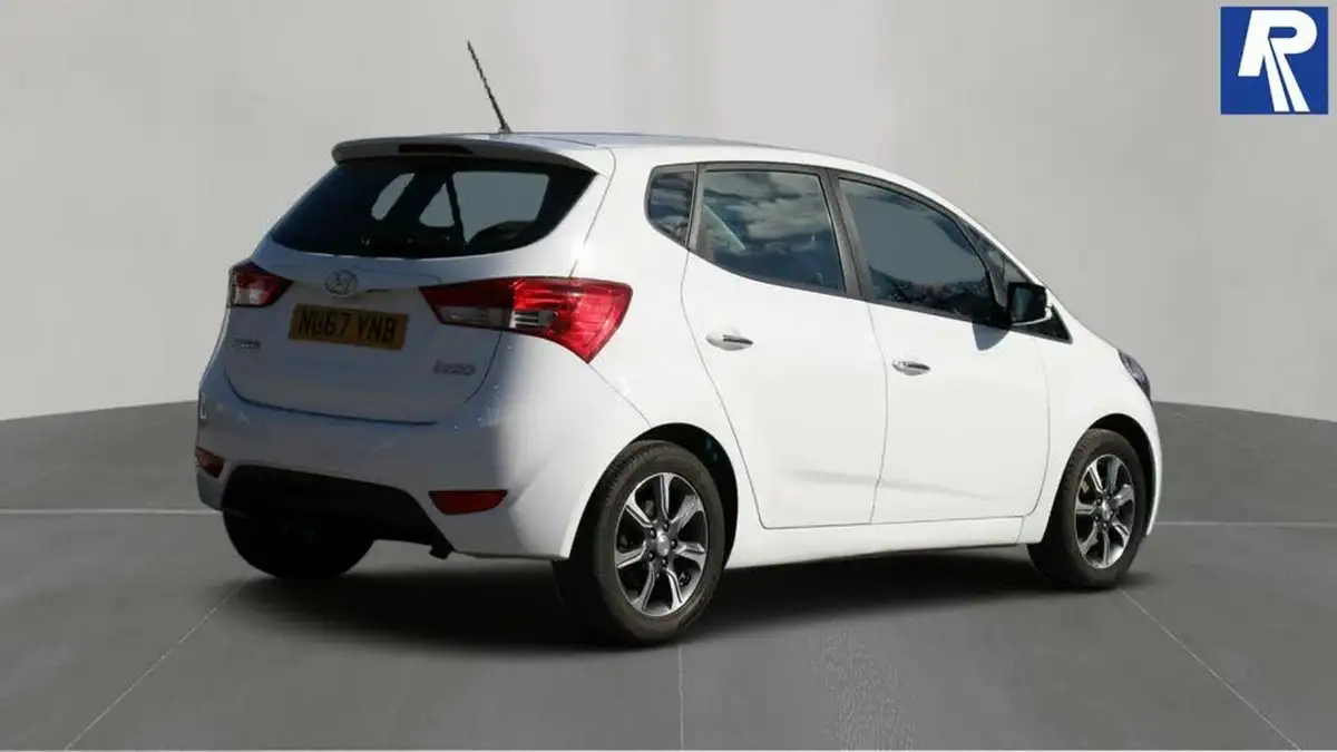 2017-hyundai-ix20-14-se-nav-big-10