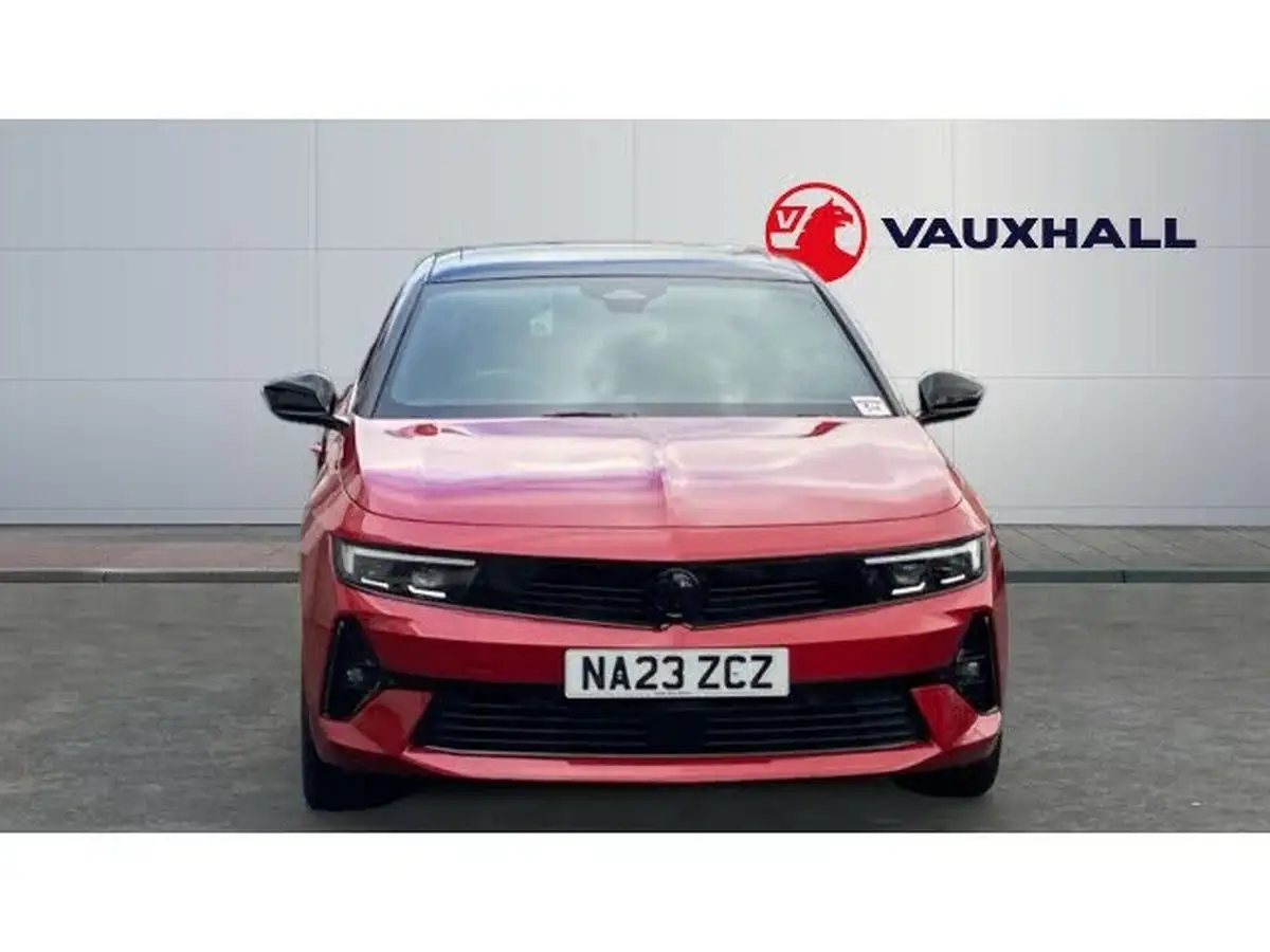 2023-vauxhall-astra-16-ultimate-hatchback-big-2