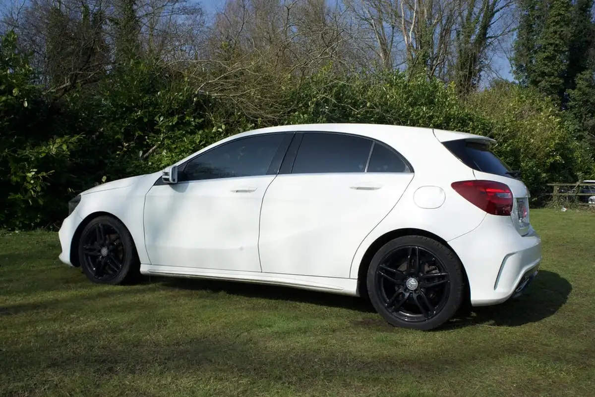 2016-mercedes-benz-a-class-15d-a180d-amg-line-ss-7g-dct-big-13