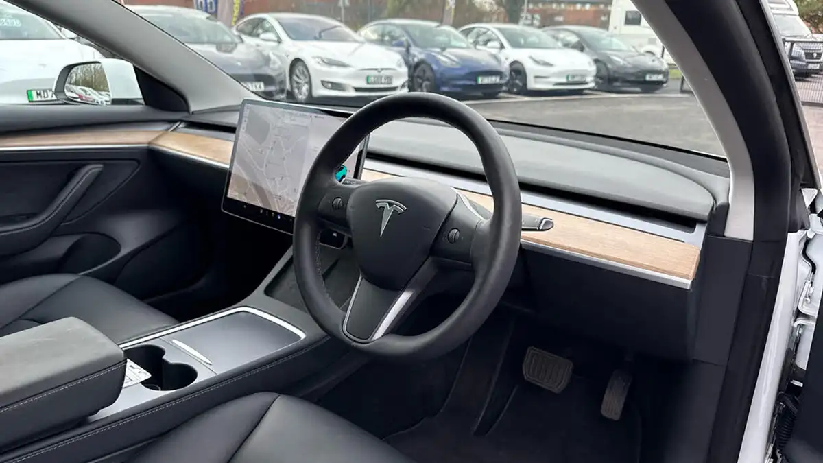 2021-tesla-model-3-e-long-range-awd-big-8