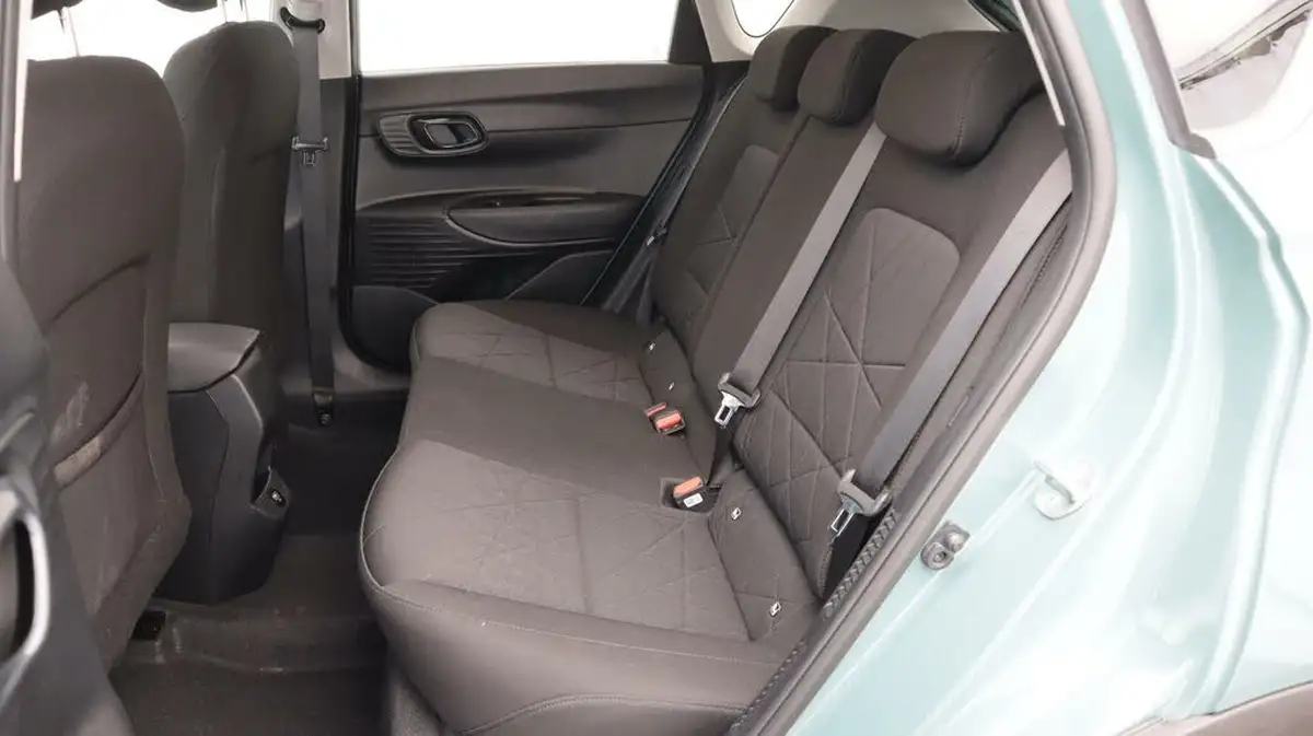 2022-hyundai-bayon-10-t-gdi-premium-100ps-dct-big-16