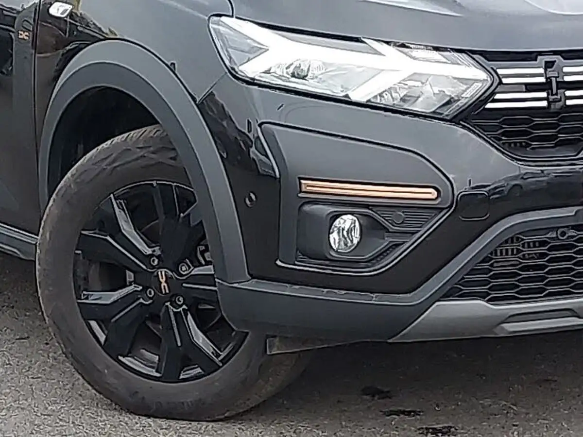 2024-dacia-sandero-stepway-10-tce-extreme-90bhp-big-8