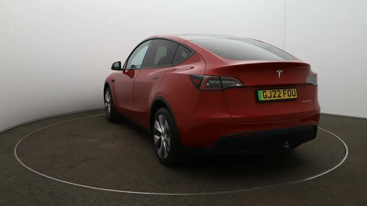 2022-tesla-model-y-e-long-range-big-53