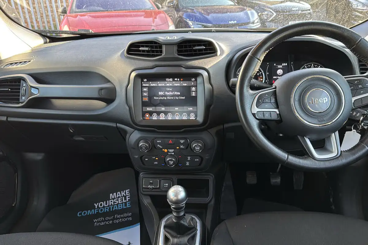 2021-jeep-renegade-10-gse-night-eagle-big-8