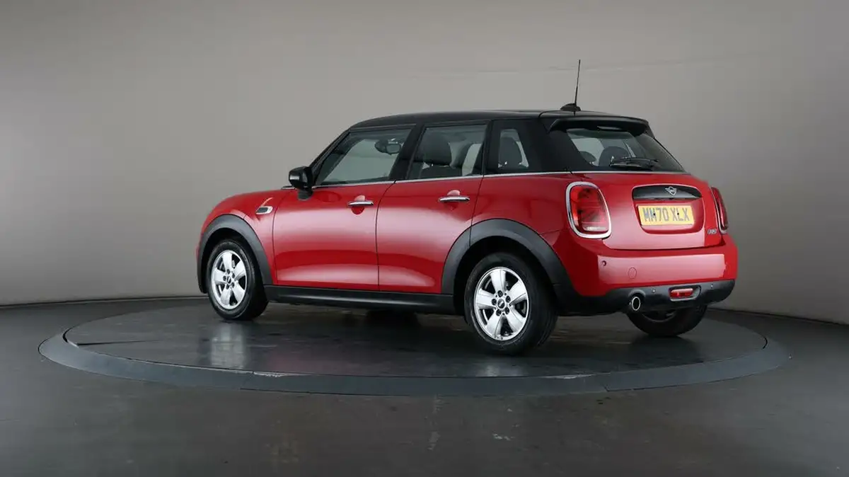 2021-mini-countryman-15-cooper-classic-big-5